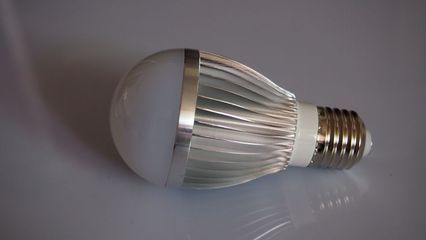 5W大功率LED球泡灯选购指南 格林瀚8003客厅厨房浴室照明全解析